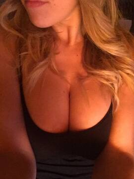 Public Photo of Hot_Pussy_91