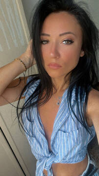 Public Photo of Dea95