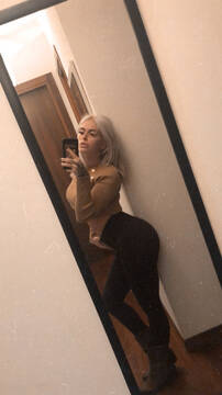 Public Photo of Biondina94