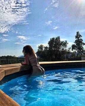 Public Photo of biondinahot