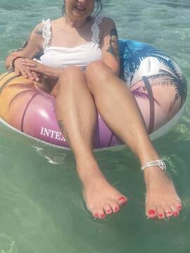 Public Photo of SweetFeet38